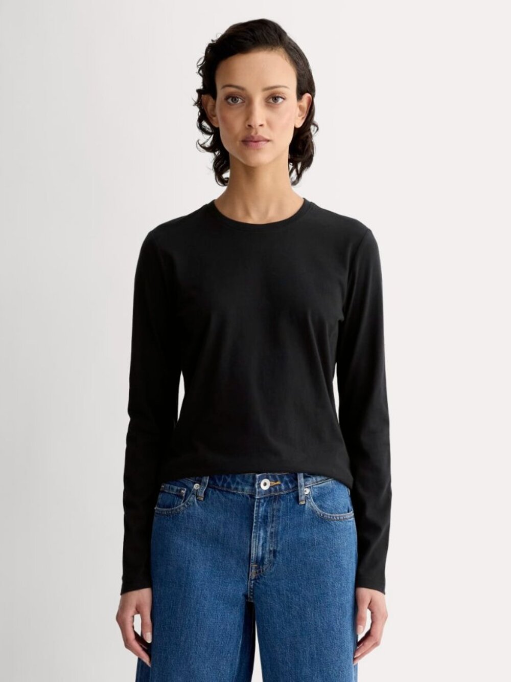 Everlane Women's Slim Long-Sleeve Crew Neck in Essential T shirt